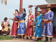 ���������֌Õ��������_�Ń����S�����ɂ��o�}���B��ԍ��̐l�͔n���Ղ�e���Ă���B