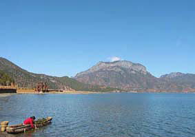 �h���΂͋���f���ĂƂĂ��������B�����̎R�̒��ɂ͐Ⴊ������B