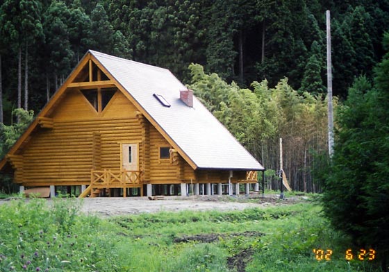 中古ログハウス｜ログハウスと山小屋・車庫やガレージ・物置はハンドクラフトログホームズ