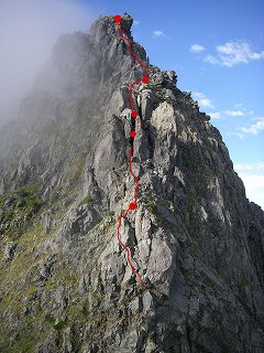 climbingroute.jpg(24009 byte)