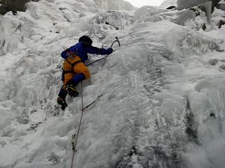 F2climb.jpg(19839 byte)