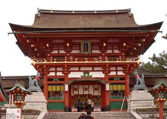 http://upload.wikimedia.org/wikipedia/ja/c/c3/Kyoto_FushimiInari01.jpg