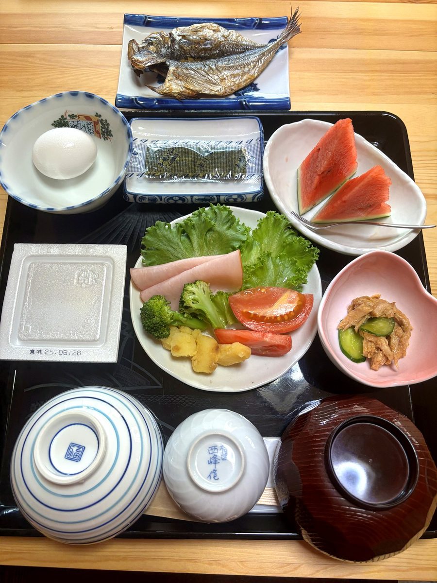 朝食