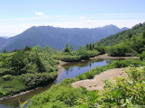 ひょうたん池と涸沢岳から燕岳の稜線