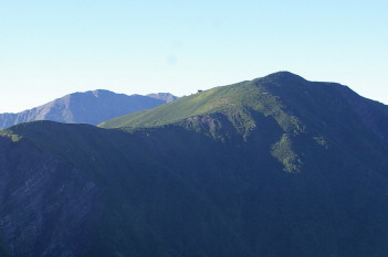 右小河内岳 左奥東岳 中央遠く赤石岳
