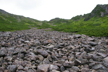 前岳への急登