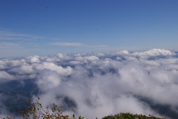 沸き立つ雲海