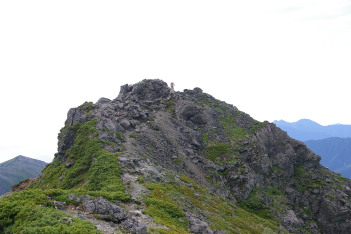 塩見岳東峰 左下蝙蝠岳