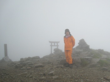 北股岳山頂